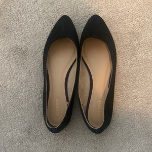 BNWOT Old Navy faux suede pointy toe flats